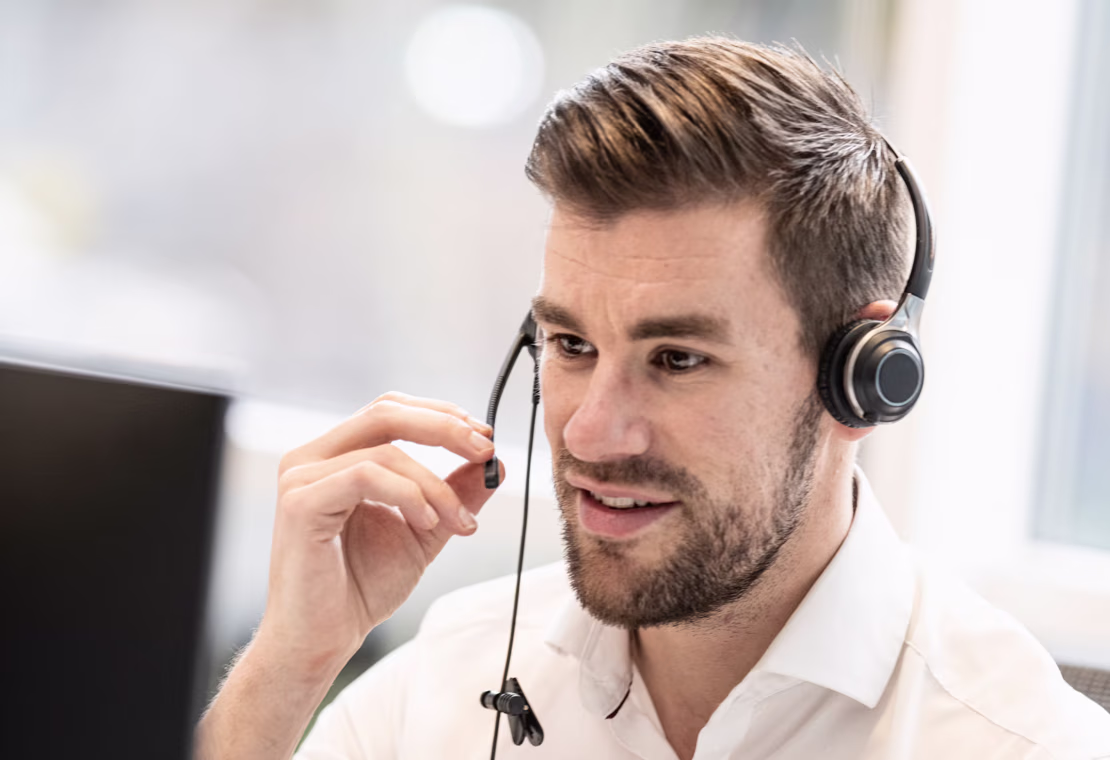 Asiakkaan nimeen